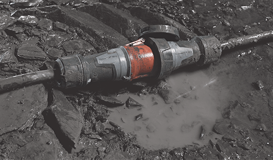 PowerTOP® Xtra plugs and connectors lying in the mud